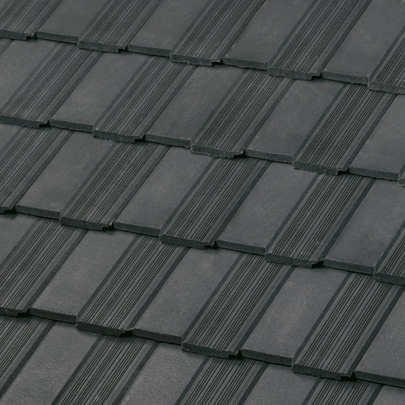 Newpoint Concrete Saxony 900 Split Old English Thatch Oet Charcoal roof shingle swatch